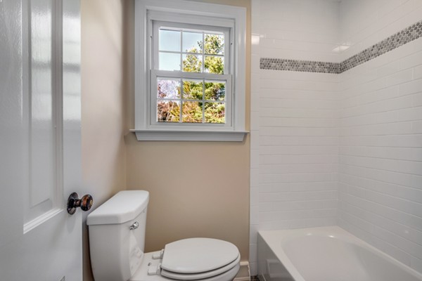 40 Hillcrest Road Medfield, MA 02052 - Photo 13 of 30 Gallery Image 13
