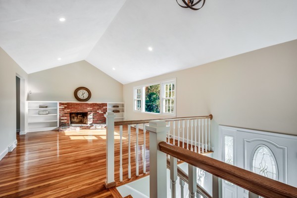 40 Hillcrest Road Medfield, MA 02052 - Photo 4 of 30 Gallery Image 4