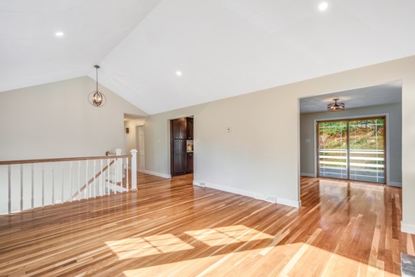40 Hillcrest Road Medfield, MA 02052 - Photo 6 of 30 Gallery Image 6