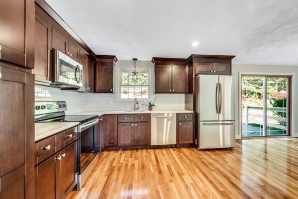40 Hillcrest Road Medfield, MA 02052 - Photo 8 of 30 Gallery Image 8