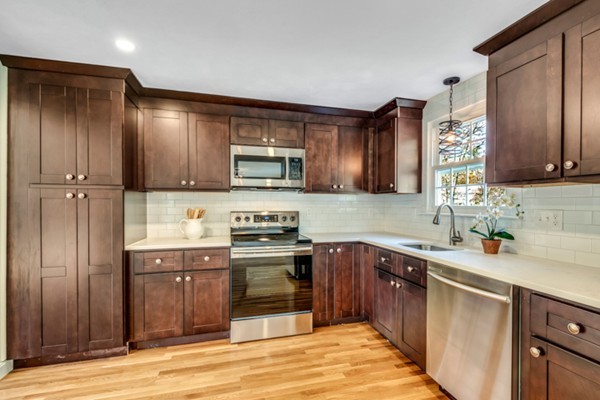 40 Hillcrest Road Medfield, MA 02052 - Photo 9 of 30 Gallery Image 9