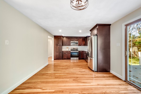 40 Hillcrest Road Medfield, MA 02052 - Photo 10 of 30 Gallery Image 10