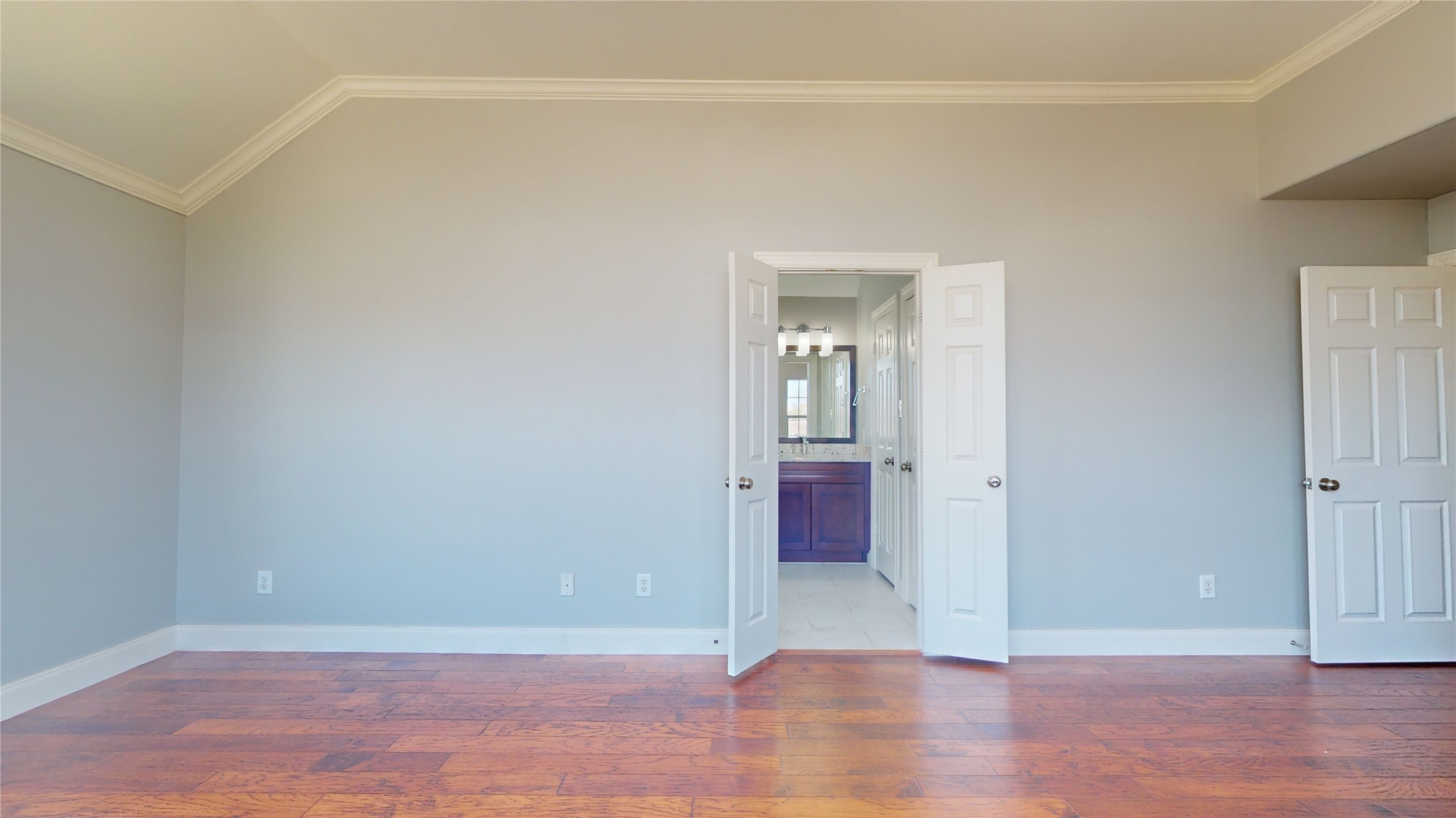 328 Malone Street Houston, TX 77007 - Photo 38 of 50 a view of an empty room and wooden floor