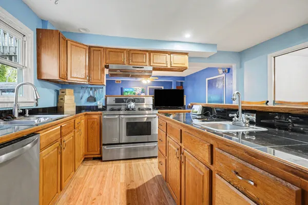 $350,000 | 3426 Meadowcroft Avenue, Kalamazoo, MI 49004
