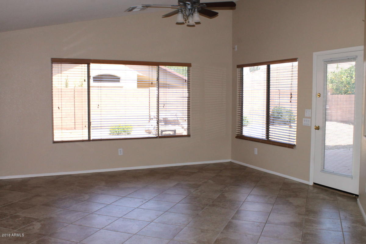 3872 East Simpson Road Gilbert, AZ 85297 - Photo 11 of 32 Dining Area