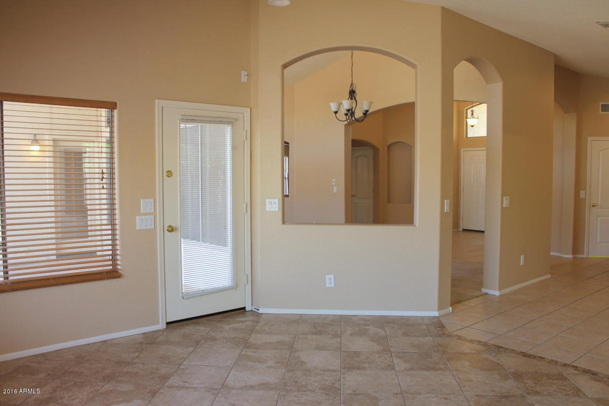 3872 East Simpson Road Gilbert, AZ 85297 - Photo 12 of 32 Dining Area