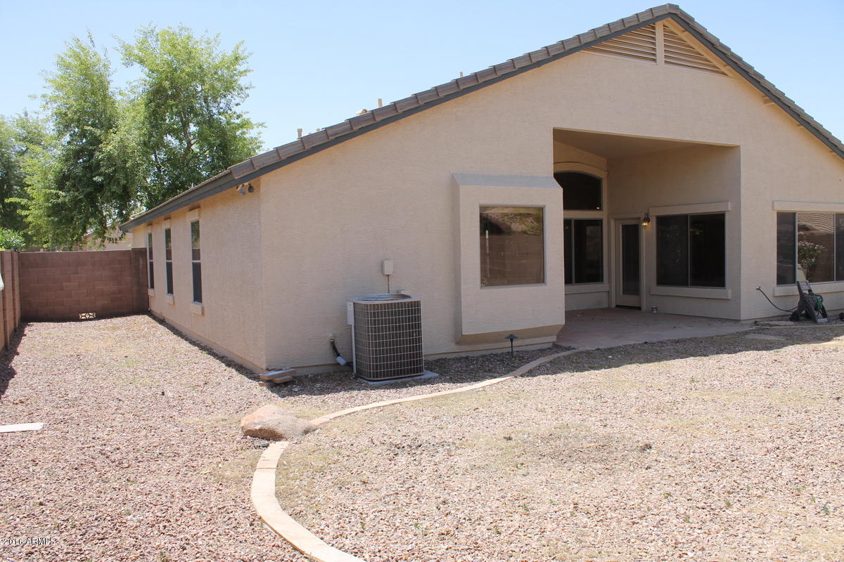 3872 East Simpson Road Gilbert, AZ 85297 - Photo 25 of 32 Backyard