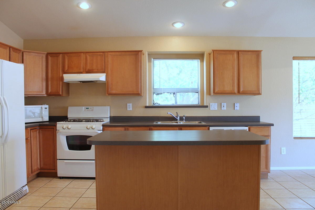 3872 East Simpson Road Gilbert, AZ 85297 - Photo 5 of 32 Kitchen
