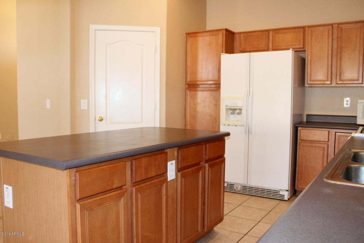 3872 East Simpson Road Gilbert, AZ 85297 - Photo 6 of 32 Kitchen