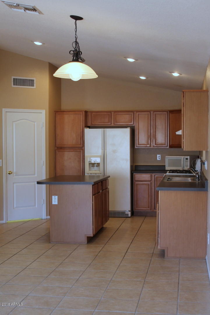 3872 East Simpson Road Gilbert, AZ 85297 - Photo 8 of 32 Kitchen