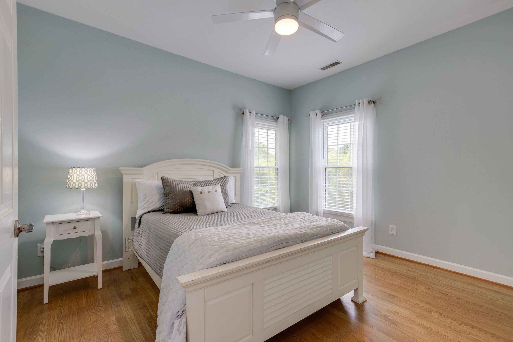 211 Hillside Drive Franklin, TN 37067 - Photo 22 of 43 a bedroom with a bed and a window