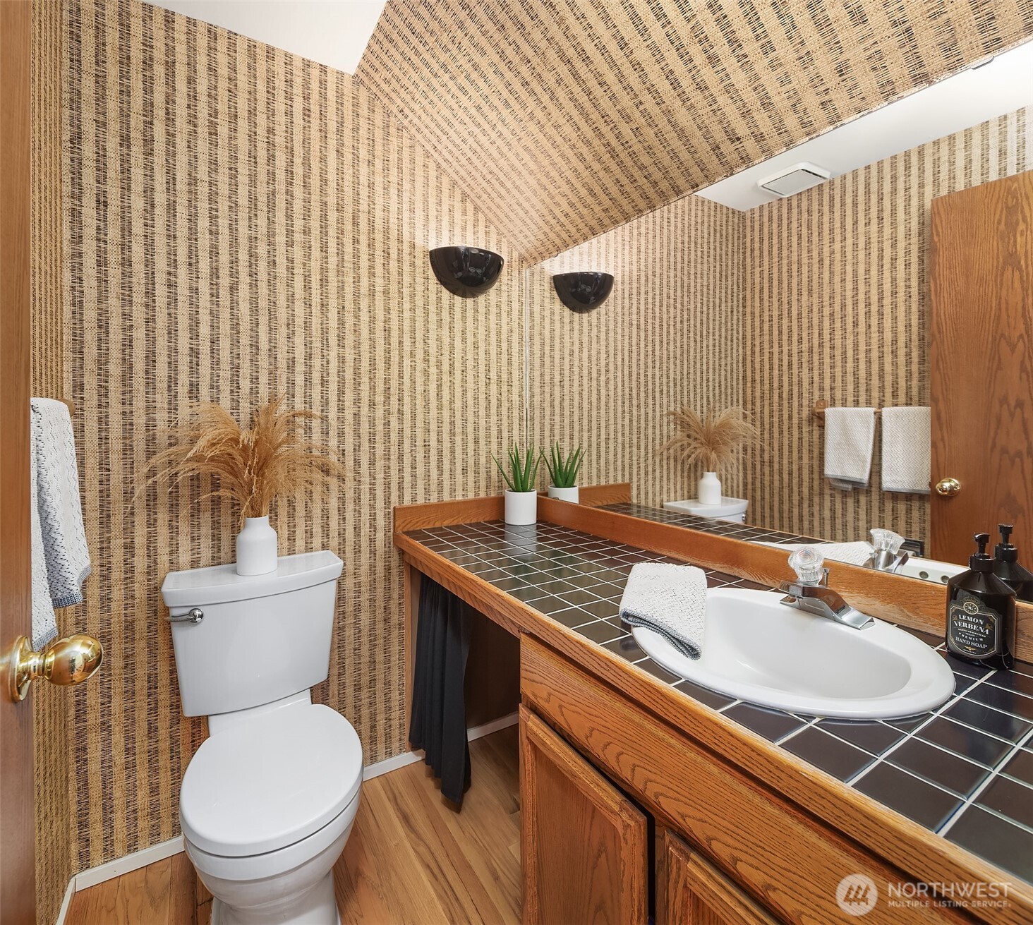 637 Elm Place Edmonds, WA 98020 - Photo 16 of 34 a bathroom with a sink and toilet