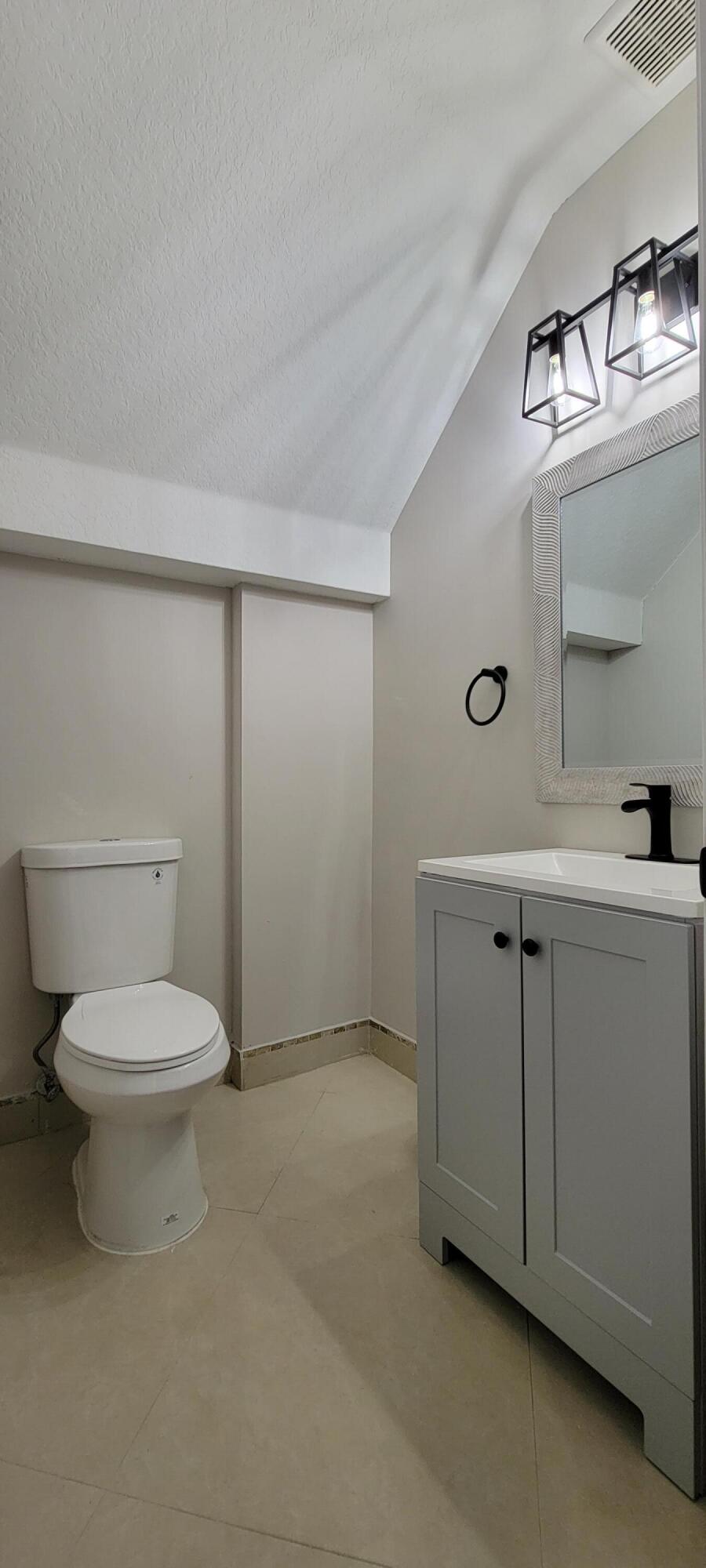 2851 Prospect Road, Unit 1102 Tamarac, FL 33309 - Photo 9 of 17 Half bath