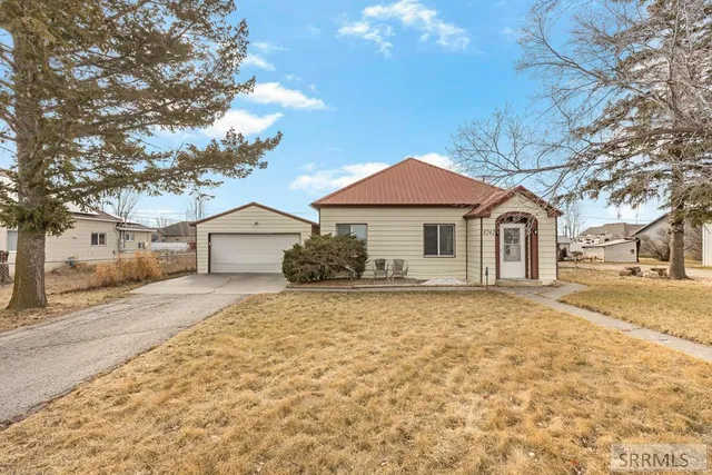$329,000 | 3242 East Lincoln Road, Idaho Falls, ID 83401