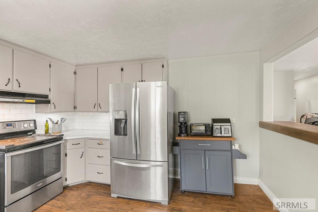 3242 East Lincoln Road Idaho Falls, ID 83401 - Photo 12 of 47 Kitchen