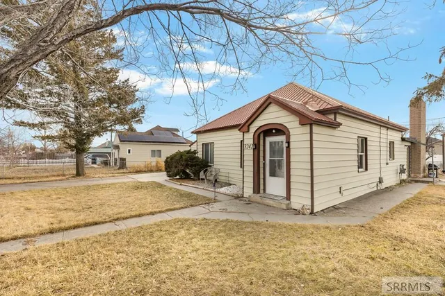 $329,000 | 3242 East Lincoln Road, Idaho Falls, ID 83401