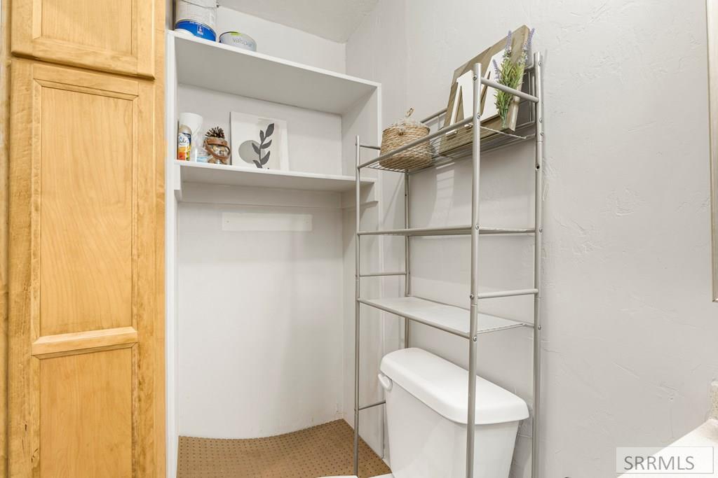 3242 East Lincoln Road Idaho Falls, ID 83401 - Photo 32 of 47 Half Bathroom
