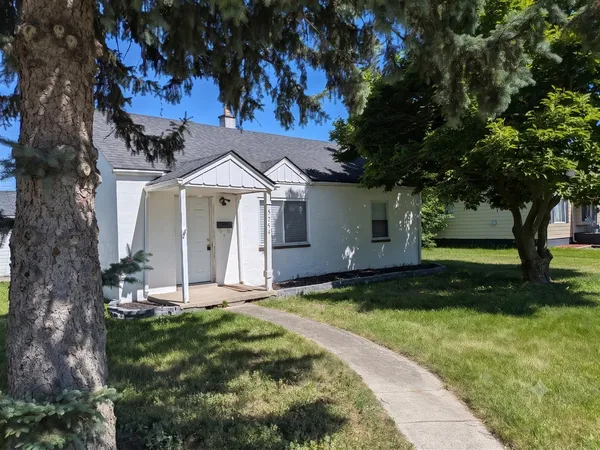 $1,900 | 5754 Arcola Street, Garden City, MI 48135