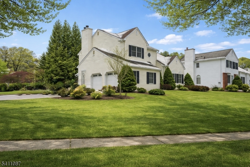 8 Kelly Drive Succasunna, NJ 07876 - Photo 3 of 42