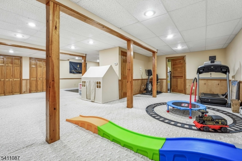 8 Kelly Drive Succasunna, NJ 07876 - Photo 37 of 42