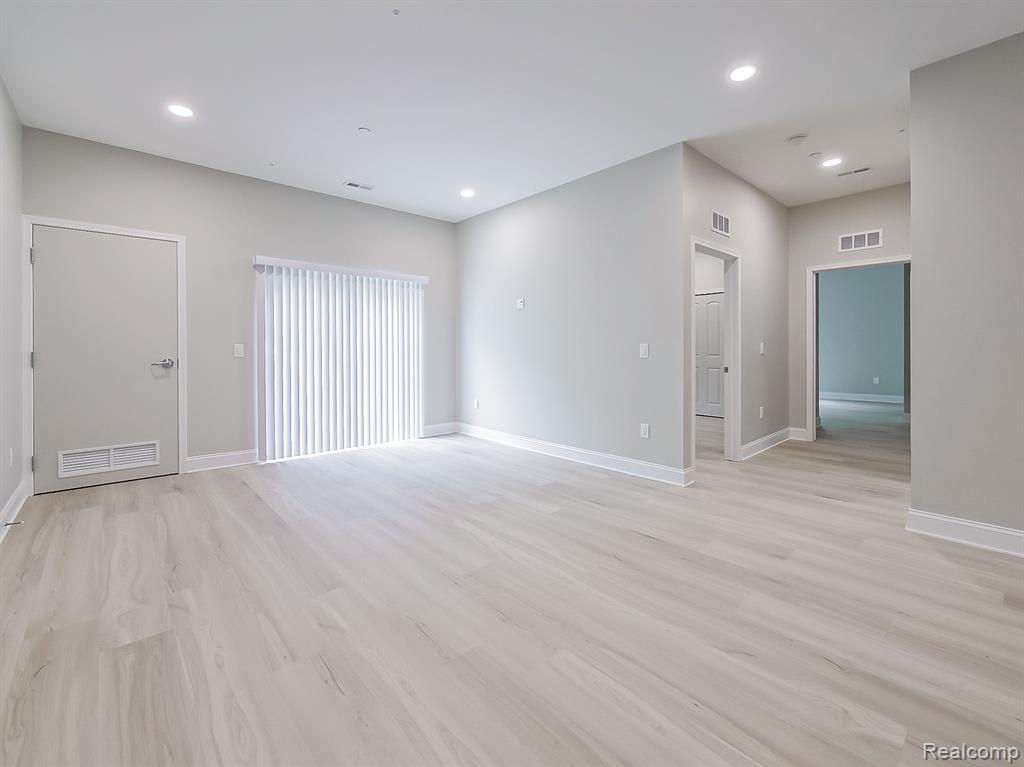 31480 Warren Road, Unit 302 Westland, MI 48185 - Photo 10 of 33