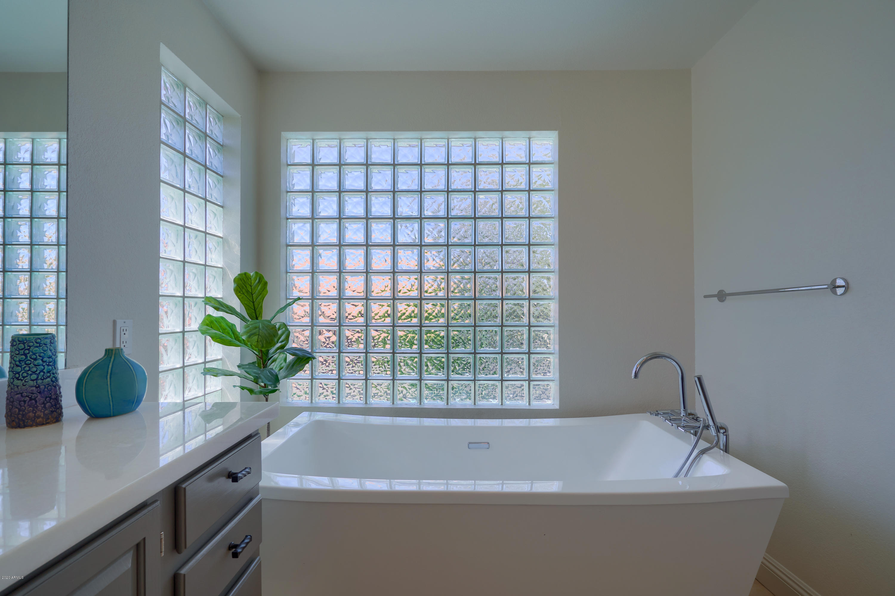 5908 East Grandview Road Scottsdale, AZ 85254 - Photo 25 of 39 Soaking Tub