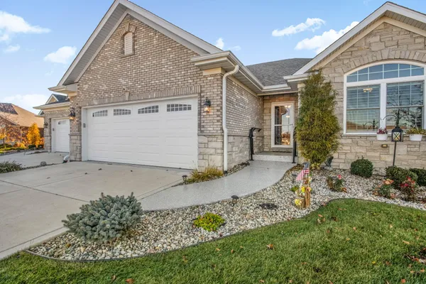 $400,000 | 2331 Waterford Circle West, Schererville, IN 46375