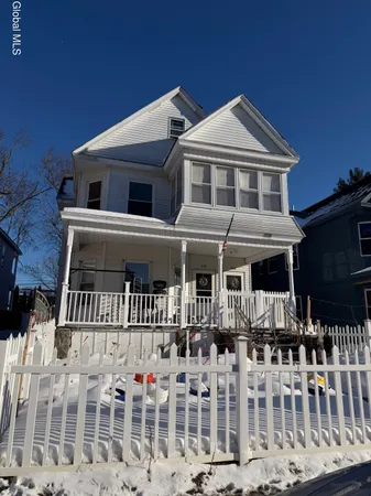 $1,500 | 830 Hampton Avenue, Schenectady, NY 12309
