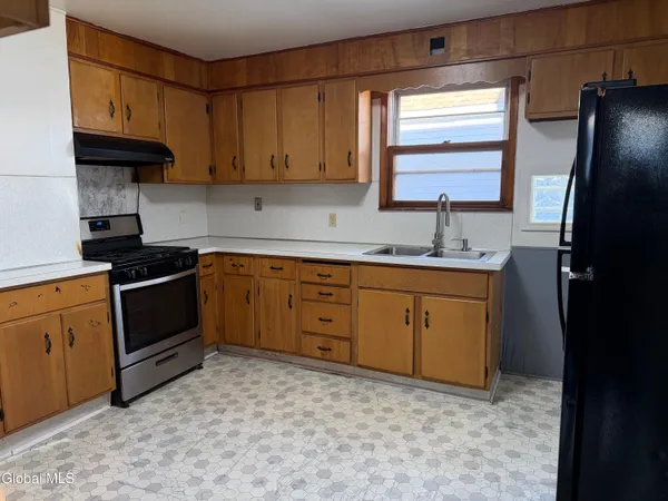 $1,500 | 830 Hampton Avenue, Schenectady, NY 12309