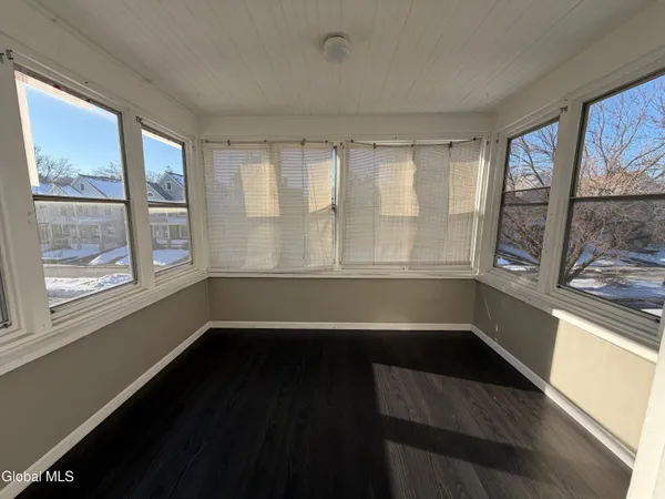 $1,500 | 830 Hampton Avenue, Schenectady, NY 12309