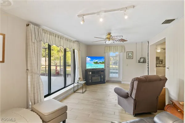 $395,000 | 2249 Ephraim Avenue, Fort Myers, FL 33907