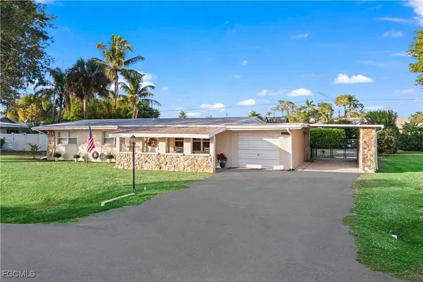$395,000 | 2249 Ephraim Avenue, Fort Myers, FL 33907