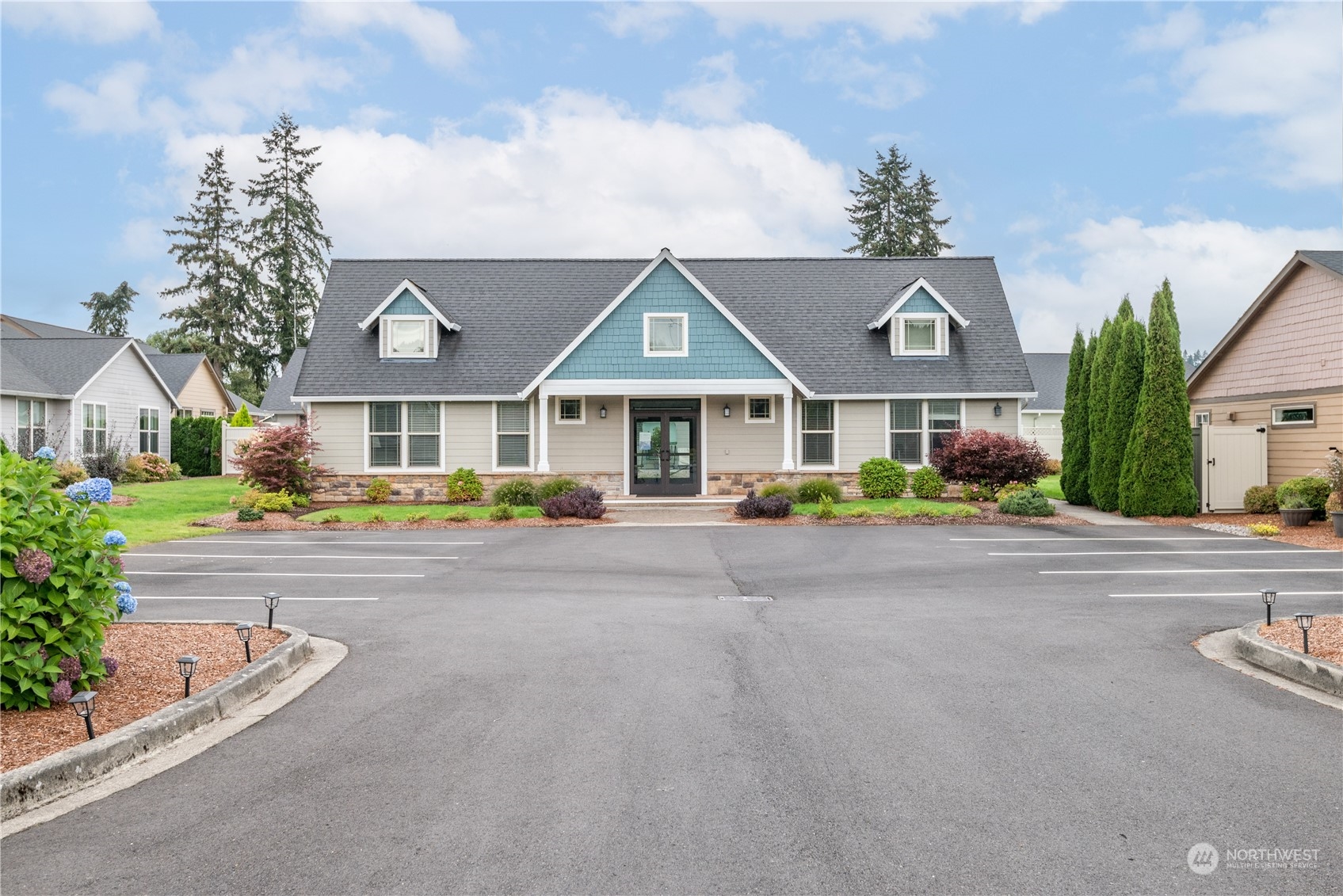 8 Willow Pointe Loop Longview, WA 98632 - Photo 24 of 29 a front view of house with yard and green space