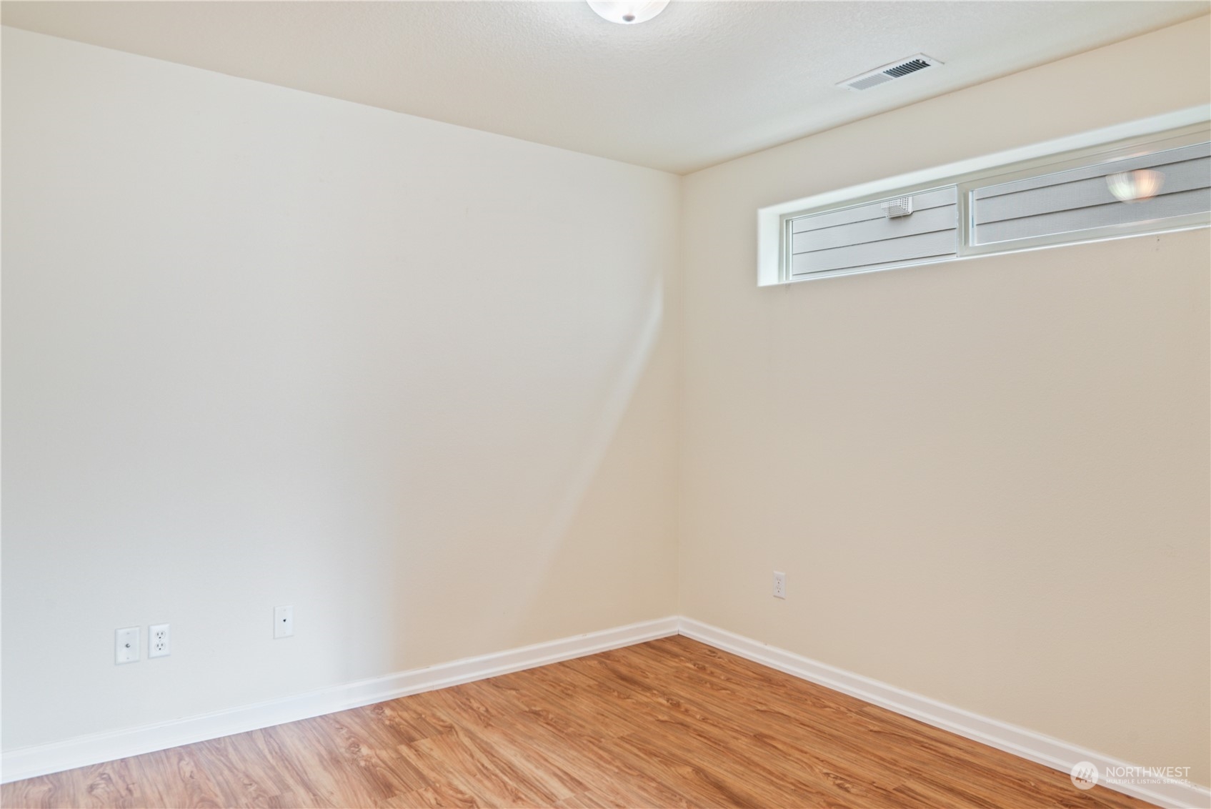 8 Willow Pointe Loop Longview, WA 98632 - Photo 10 of 29 a view of a small space with wooden floor