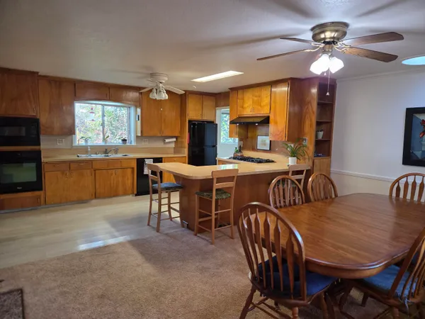 $549,000 | 8198 Green Acres Lane, Redding, CA 96002