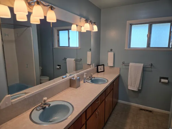 $549,000 | 8198 Green Acres Lane, Redding, CA 96002
