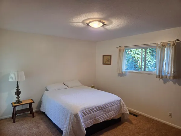 $549,000 | 8198 Green Acres Lane, Redding, CA 96002