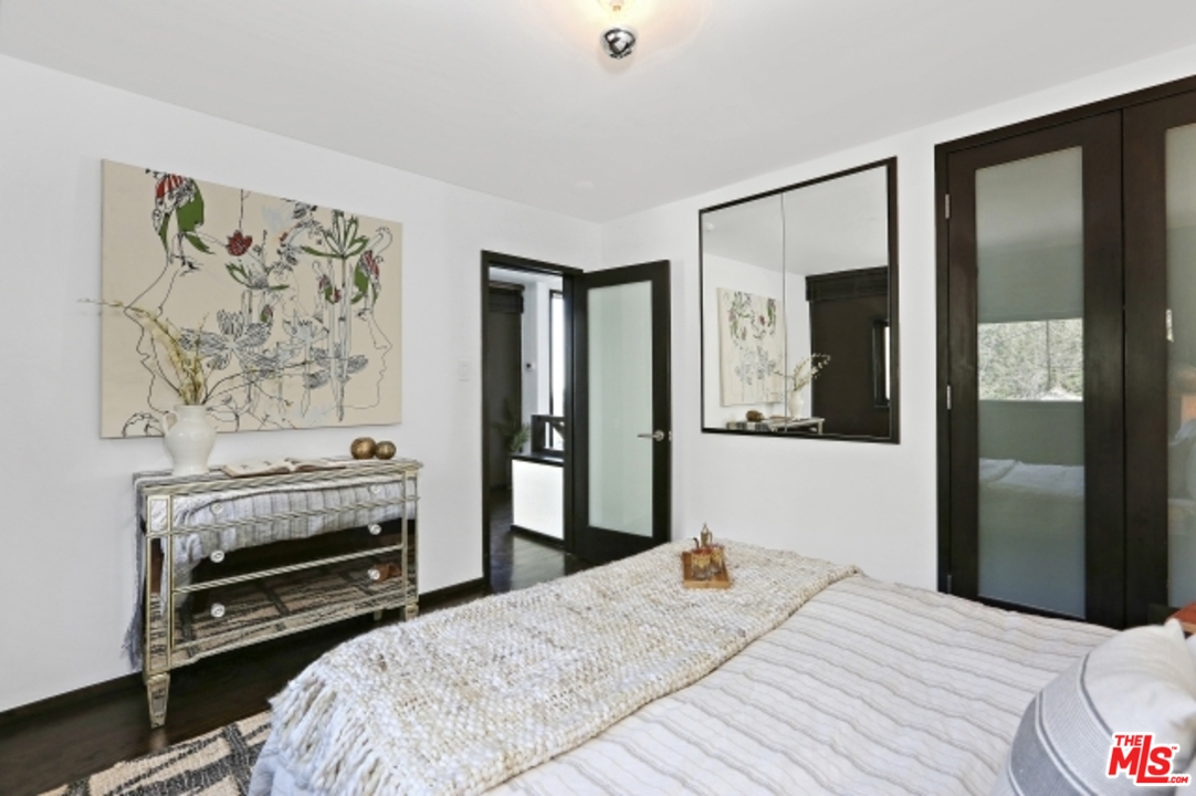 8560 Ridpath Drive Los Angeles, CA 90046 - Photo 15 of 32 Gallery Image 15