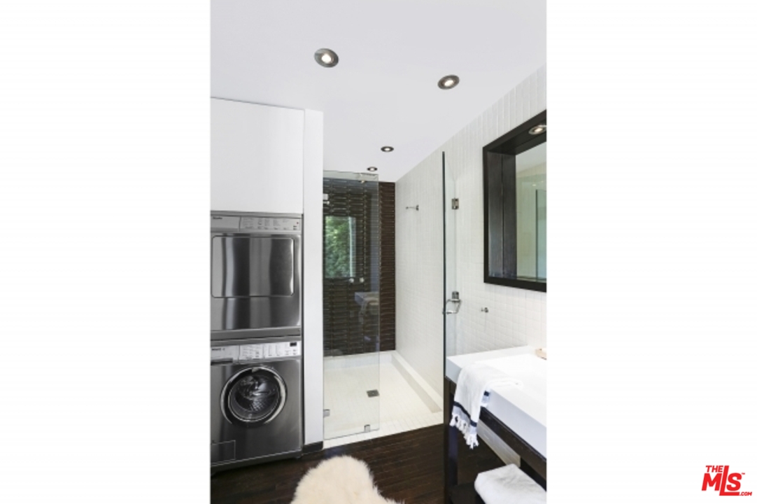 8560 Ridpath Drive Los Angeles, CA 90046 - Photo 20 of 32 Gallery Image 20