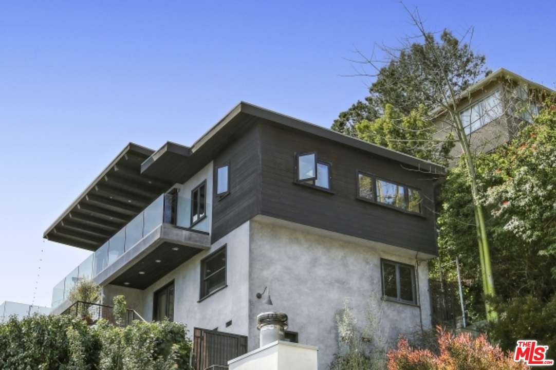 8560 Ridpath Drive Los Angeles, CA 90046 - Photo 3 of 32 Gallery Image 3