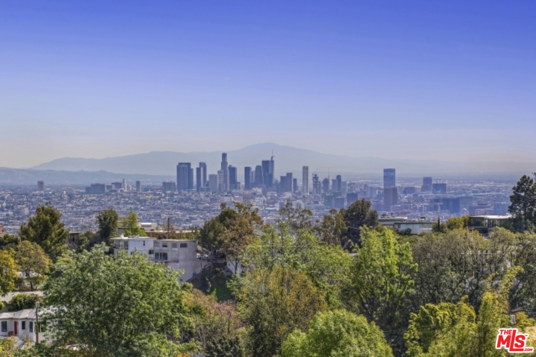 8560 Ridpath Drive Los Angeles, CA 90046 - Photo 31 of 32 Gallery Image 31