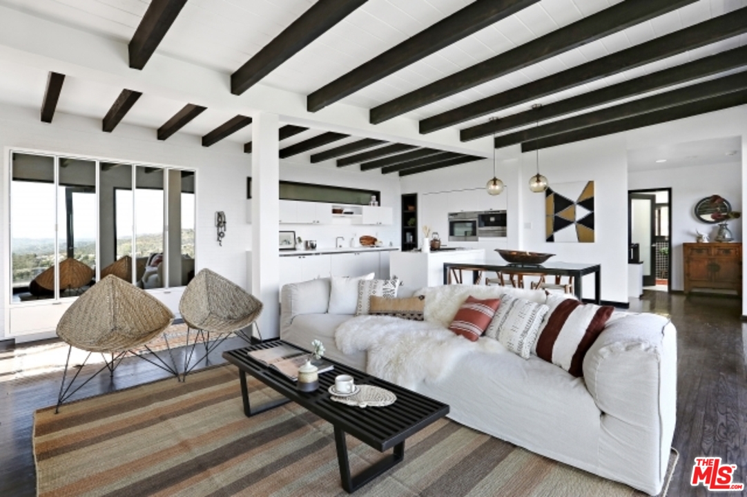 8560 Ridpath Drive Los Angeles, CA 90046 - Photo 5 of 32 Gallery Image 5
