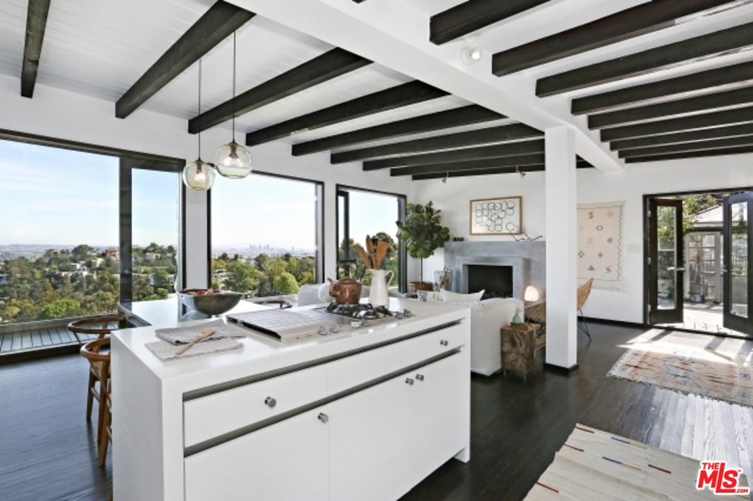 8560 Ridpath Drive Los Angeles, CA 90046 - Photo 10 of 32 Gallery Image 10