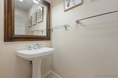 $1,050,000 | 2157 Berwick Woods, Fallbrook, CA 92028