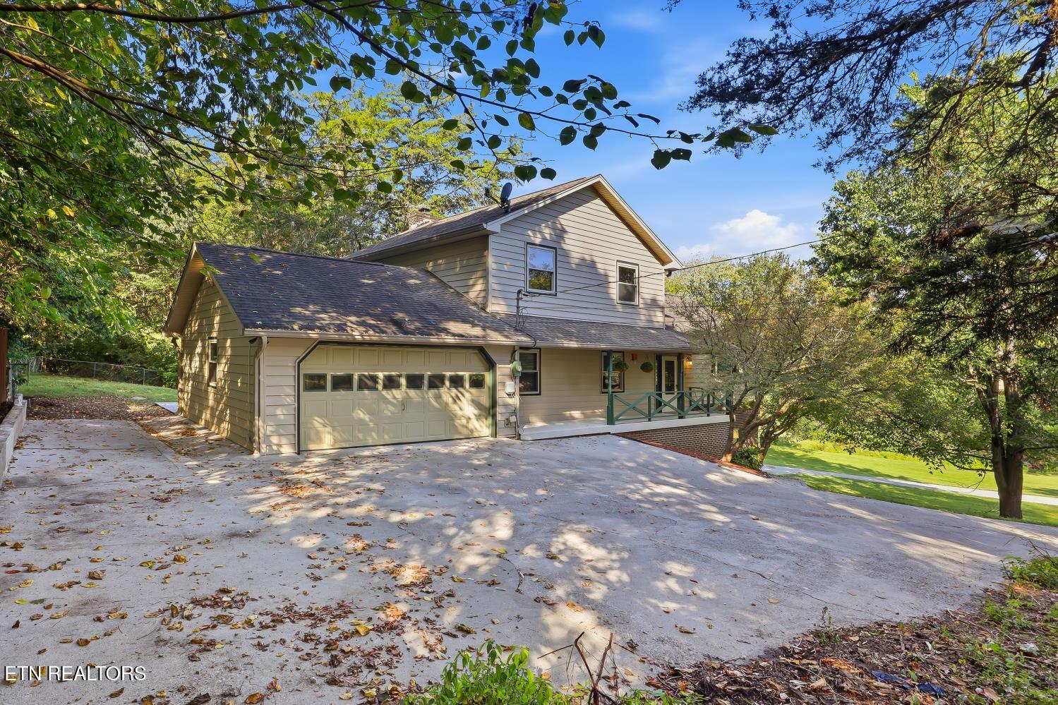903 Misty Springs Road Knoxville, TN 37932 - Photo 2 of 33 IMG_2560