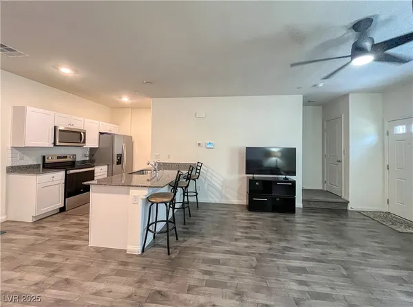 $1,950 | 12748 Feathersong Street, Henderson, NV 89044