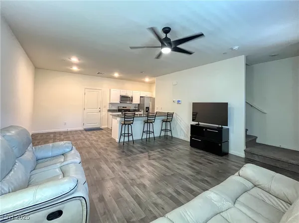 $1,950 | 12748 Feathersong Street, Henderson, NV 89044