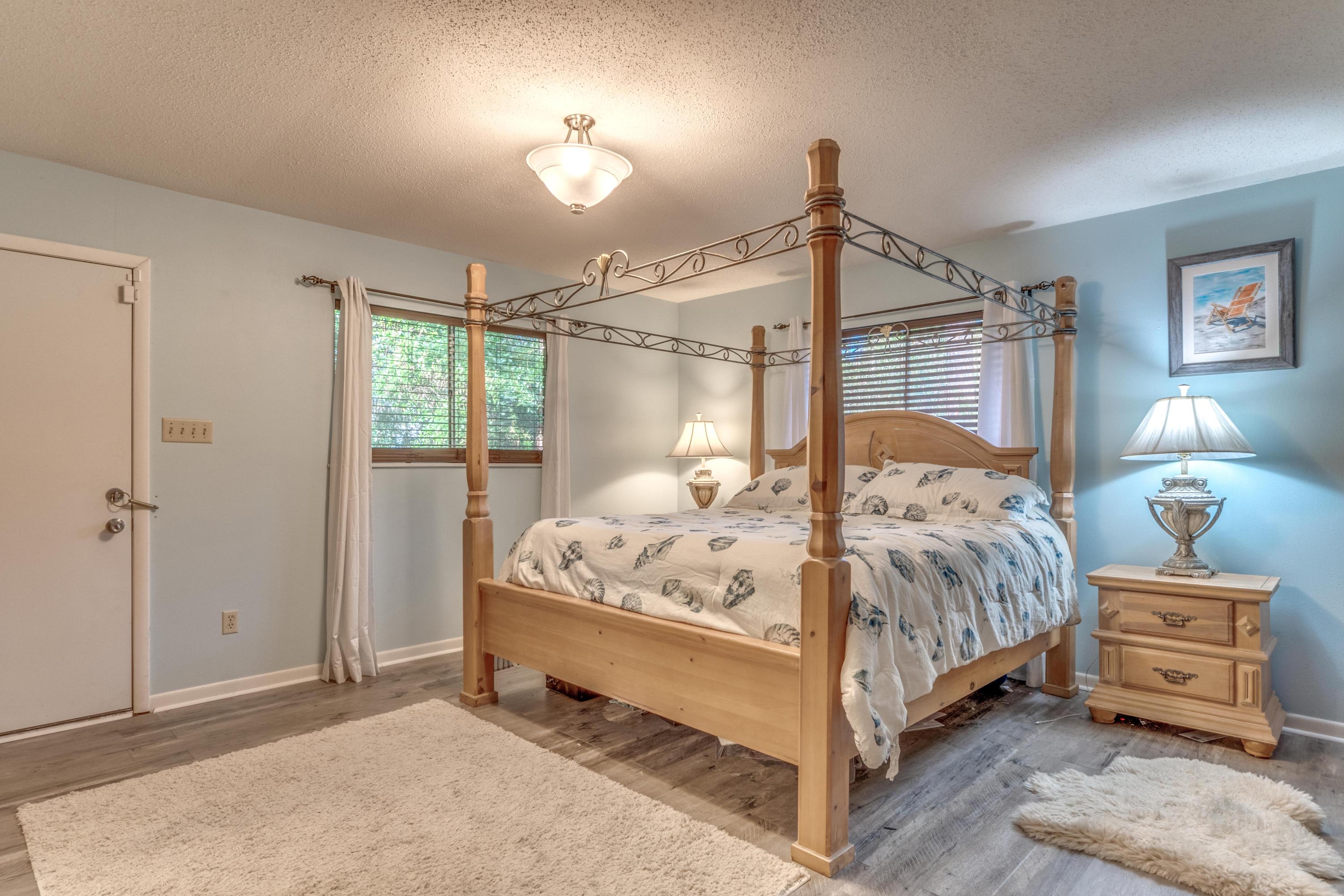 837 Cardinal Street Fort Walton Beach, FL 32547 - Photo 12 of 24 a bedroom with a bed and window