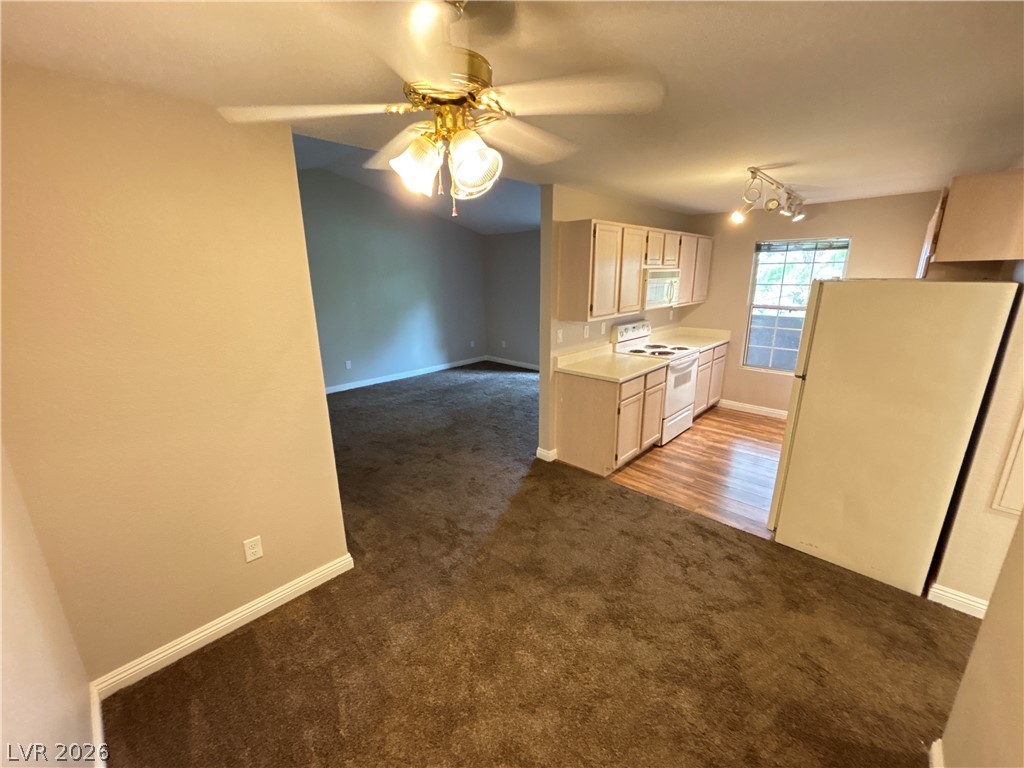 231 West Horizon Ridge Parkway, Unit 124 Henderson, NV 89012 - Photo 7 of 31