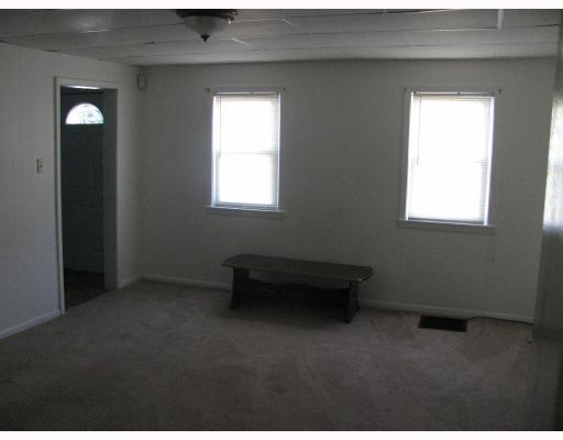509 Terrace Apollo, PA 15613 - Photo 7 of 14 Living Room.